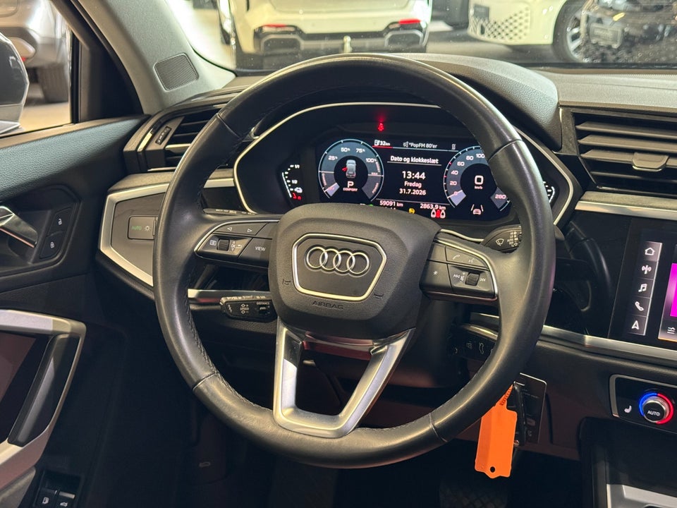 Audi Q3 45 TFSi e Attitude plus S-tr. 5d