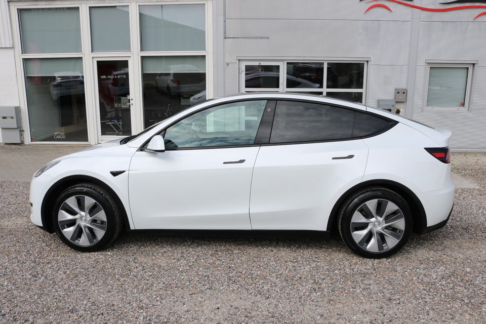 Tesla Model Y RWD 5d