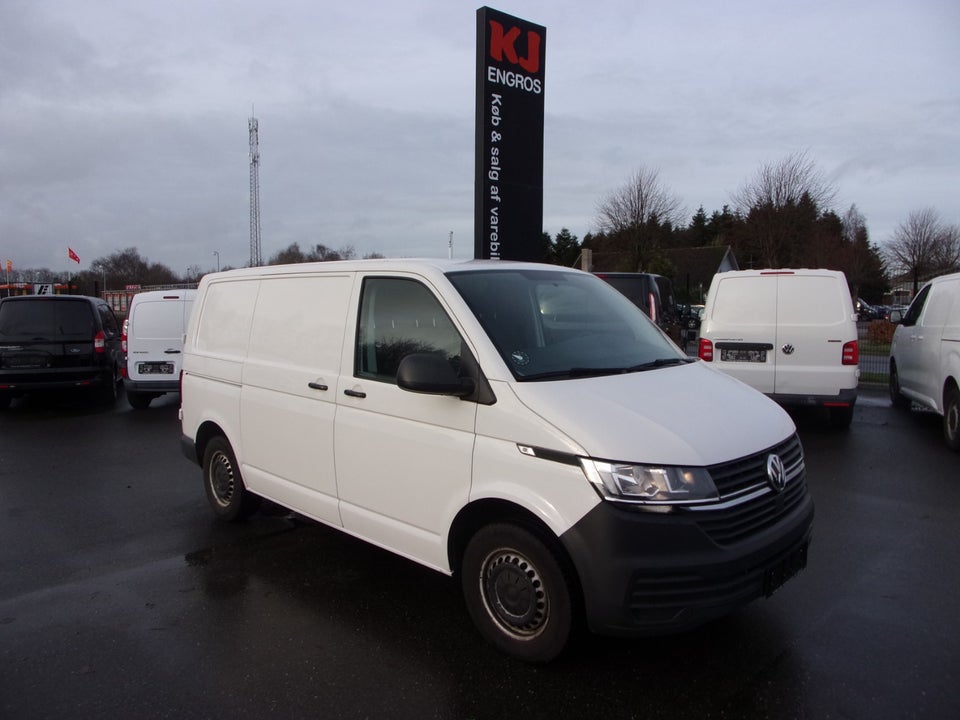 VW Transporter 2,0 TDi 110 Kassevogn kort