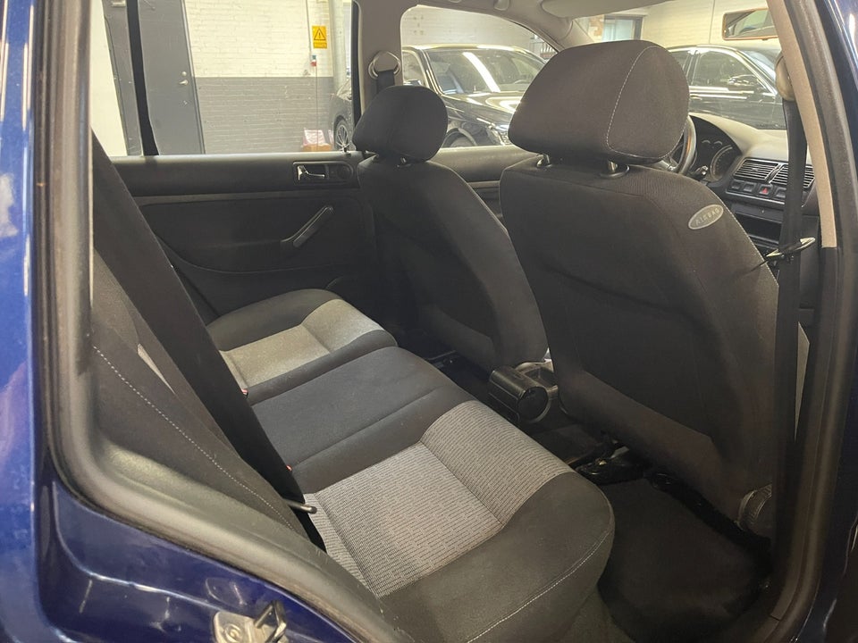 VW Golf IV 2,0 FSi Variant DK 5d