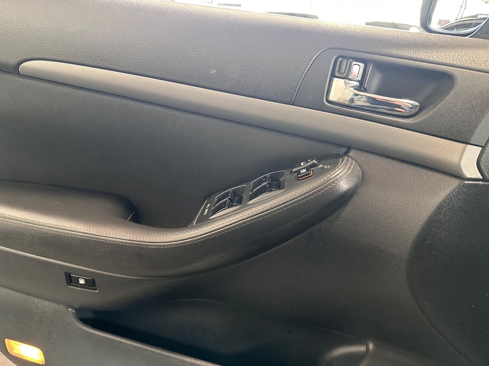 Toyota Avensis 1,8 Sol+ stc. 5d