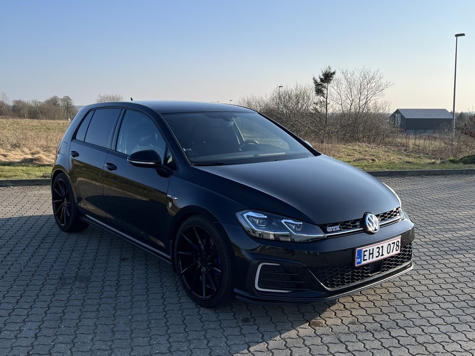 VW Golf VII 1,4 GTE DSG 5d