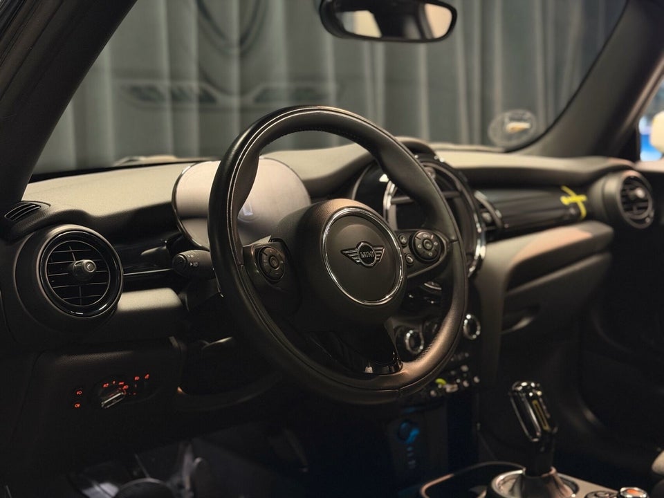 MINI Cooper SE Greenwich 3d