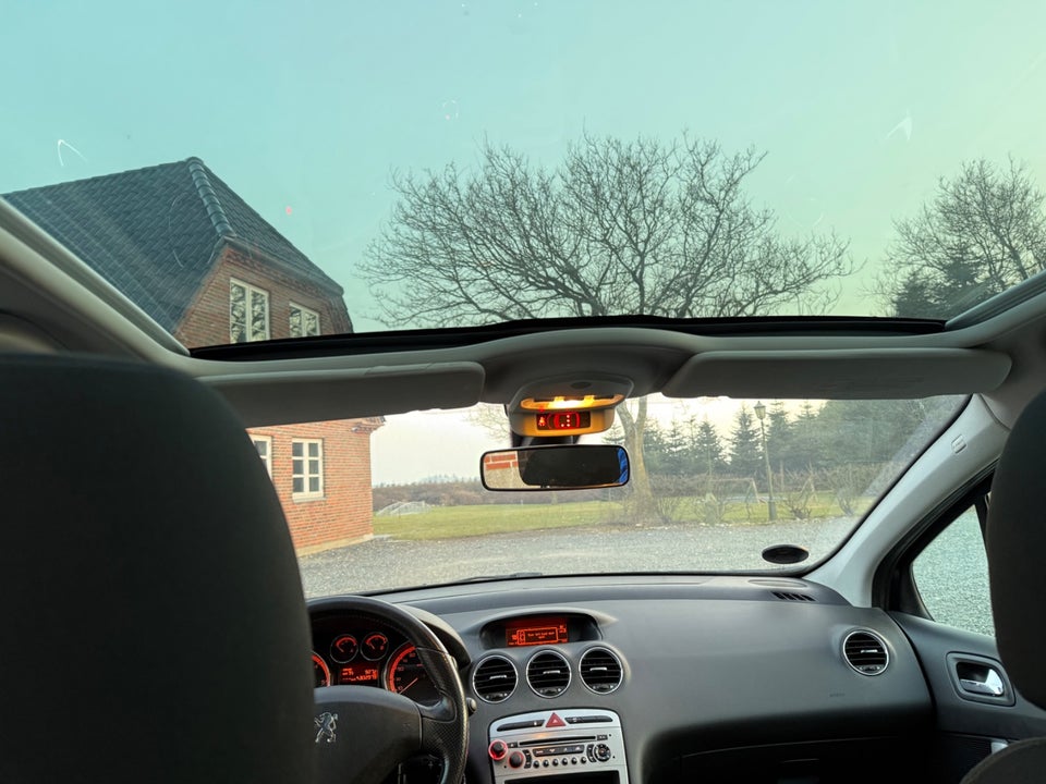 Peugeot 308 1,6 HDi 109 Premium SW 7prs 5d