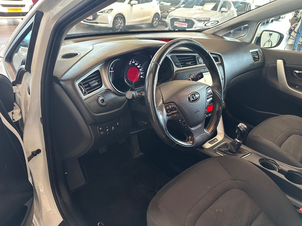 Kia Ceed 1,4 CVVT Style Limited 5d