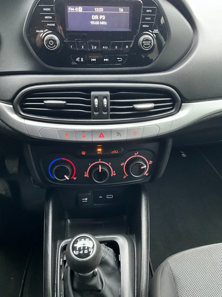 Fiat Tipo 1,4 16V Street SW 5d