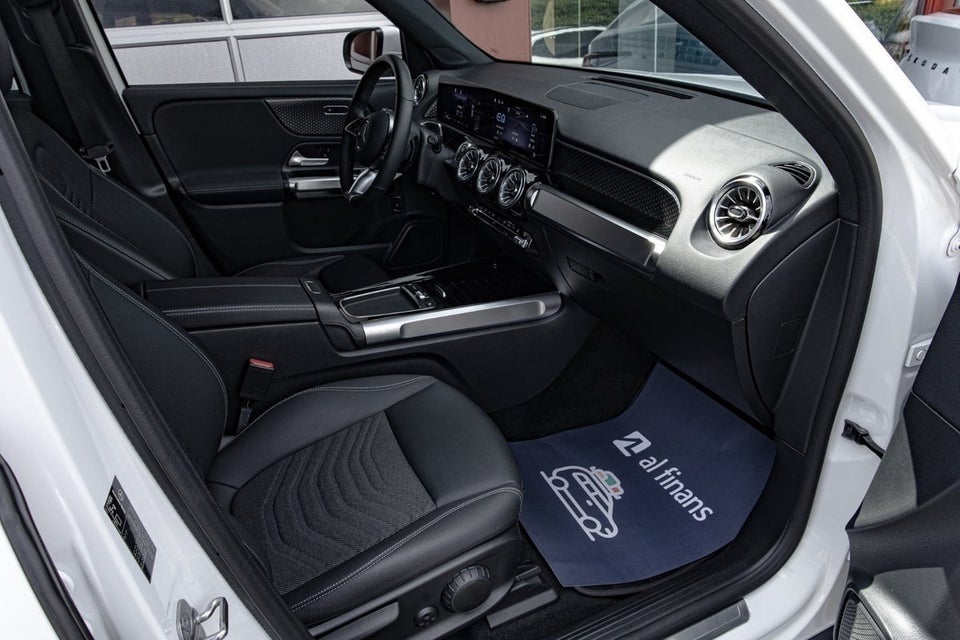 Mercedes EQB300 Progressive 4Matic 5d