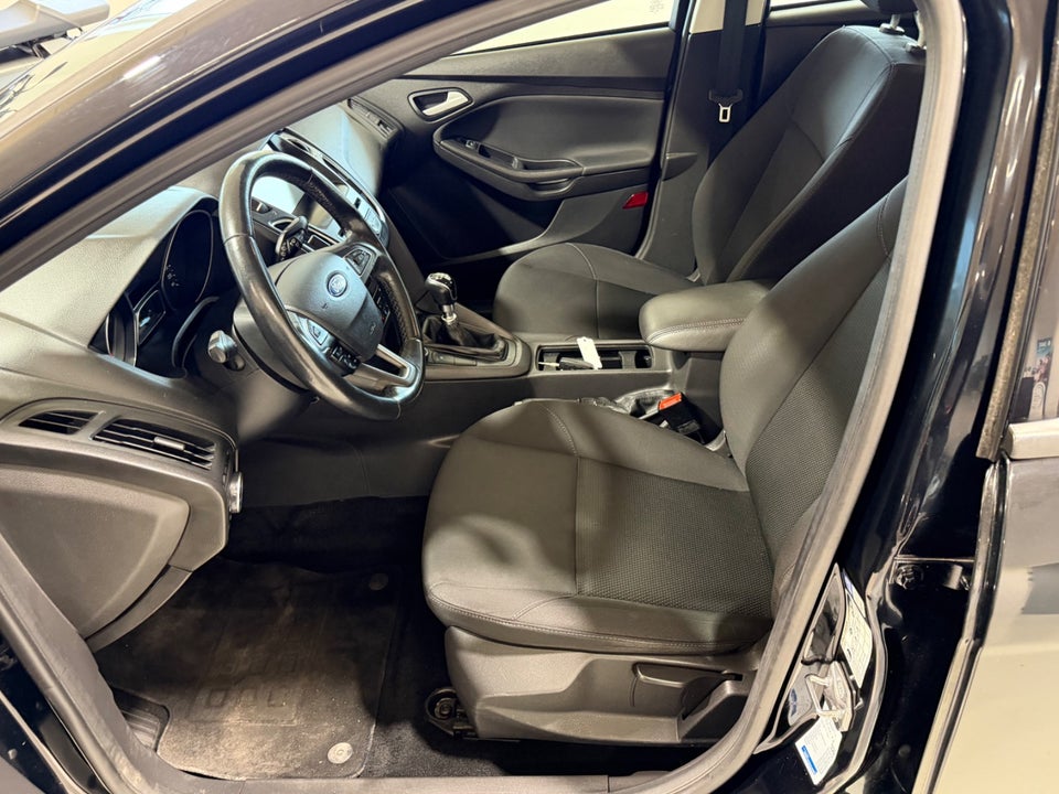 Ford Focus 1,5 TDCi 120 Business 5d