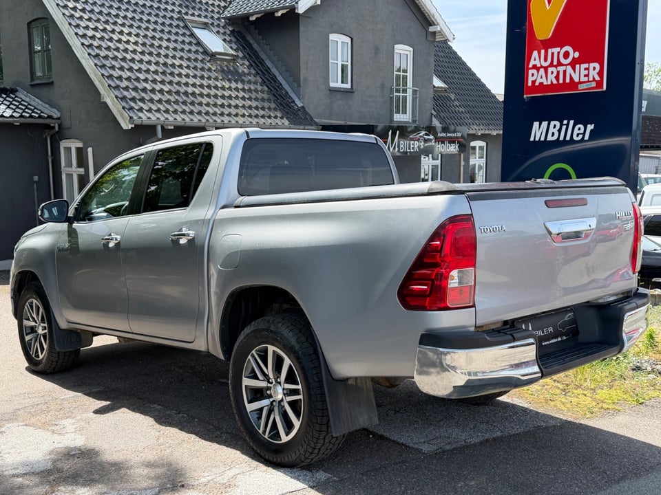 Toyota HiLux 2,4 D-4D 150 T4 Db.Kab aut. 4x4 4d
