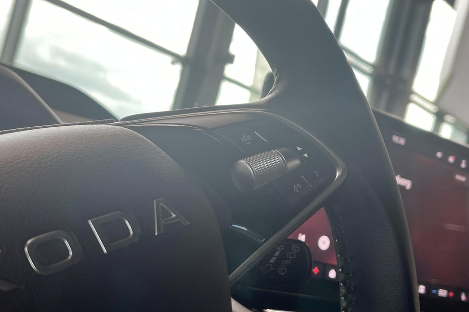 Skoda Elroq 85 iV Lodge Advanced 5d