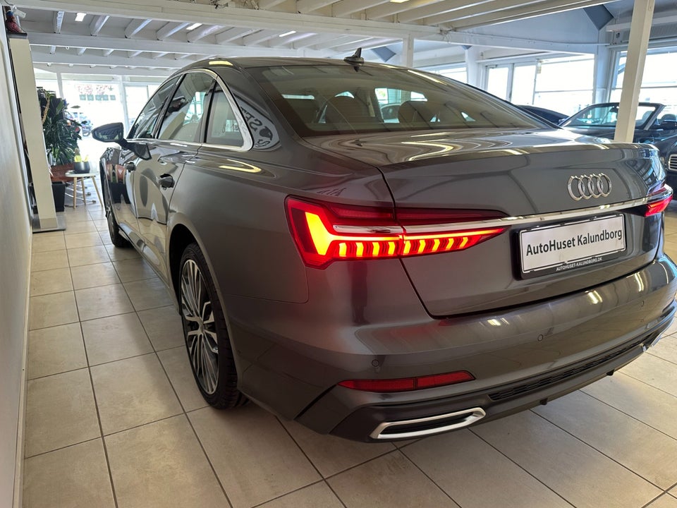 Audi A6 40 TDi S-line S-tr. 4d