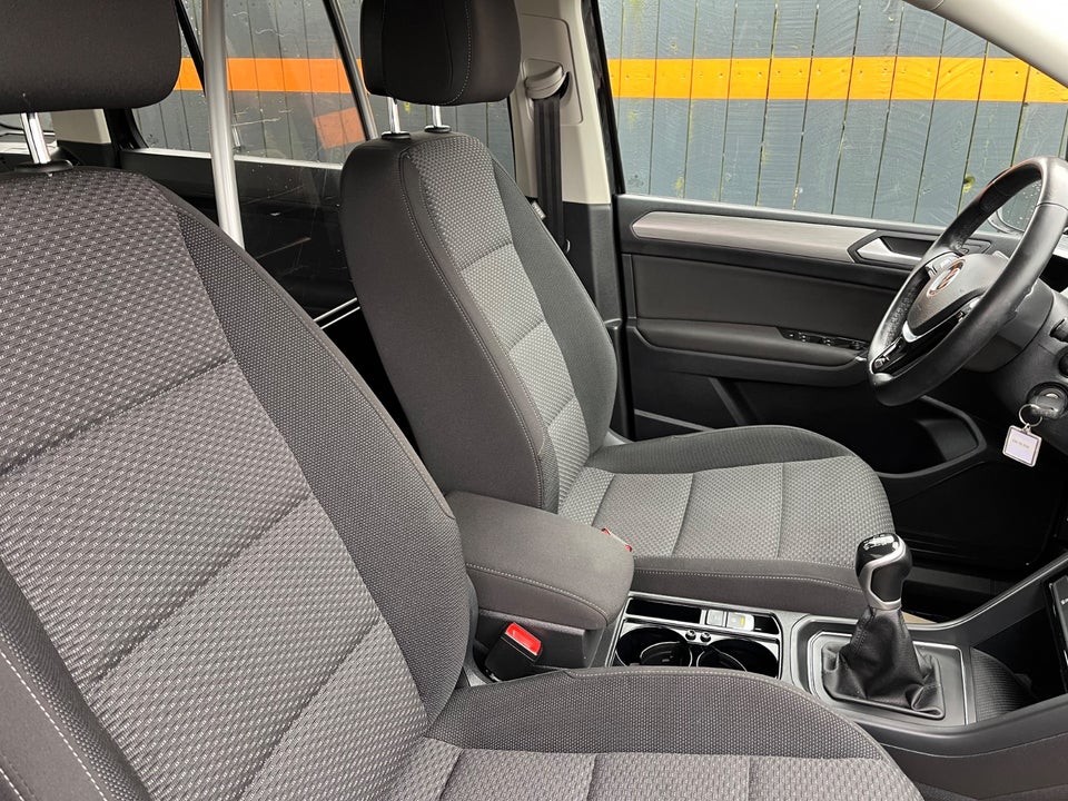 VW Touran 2,0 TDi 122 Comfortline Van 5d