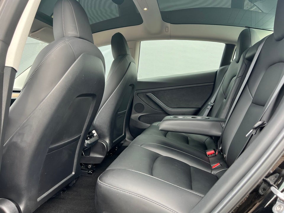 Tesla Model 3 Long Range AWD 4d