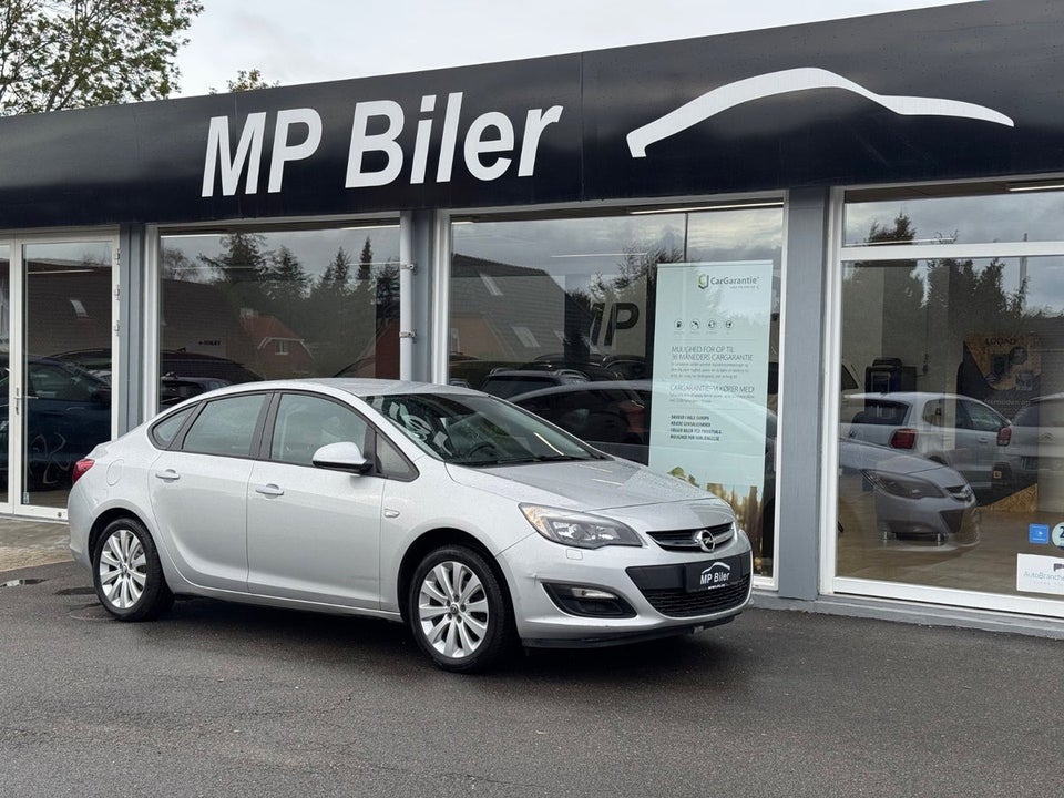 Opel Astra 1,4 T 140 Enjoy 4d