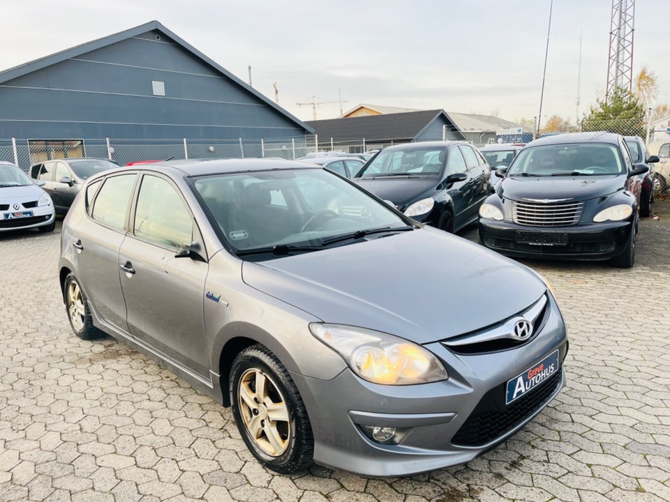 Hyundai i30 1,6 CRDi 90 Classic Sense+ Eco 5d