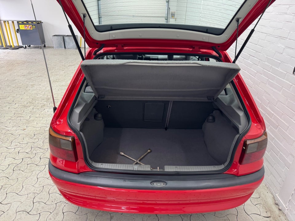 Opel Astra 1,6 Champion 5d