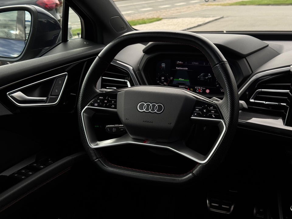 Audi Q4 e-tron 40 S-line 5d