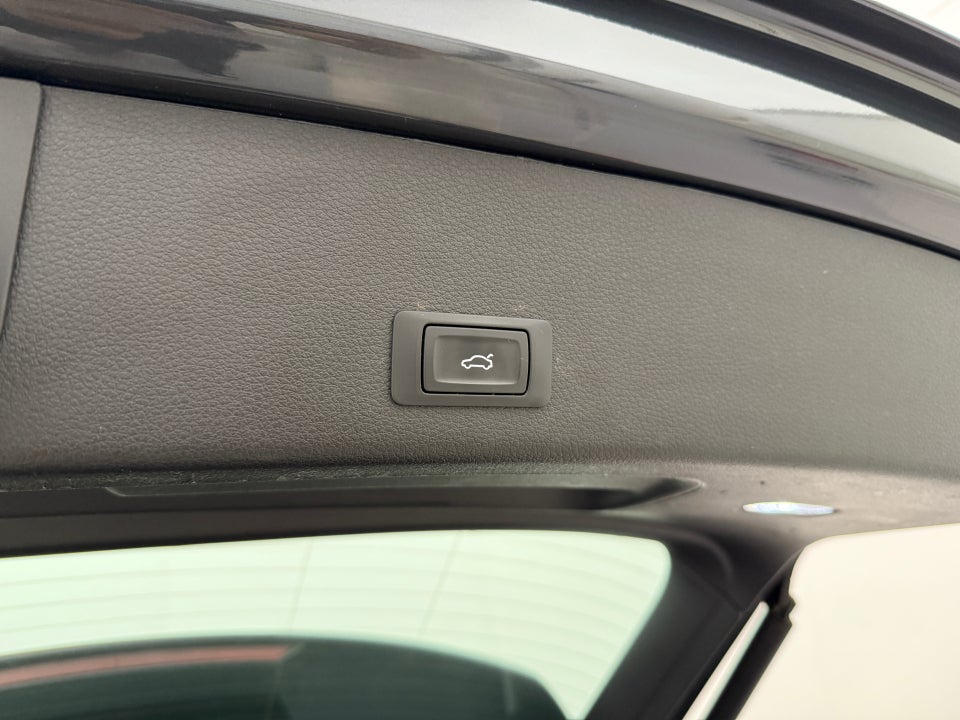 Audi e-tron 55 quattro 5d