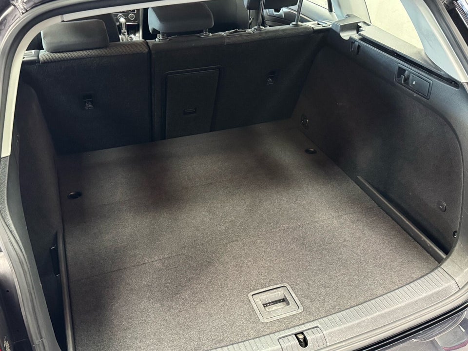 VW Golf VII 1,5 TSi 130 Comfortline Variant DSG 5d