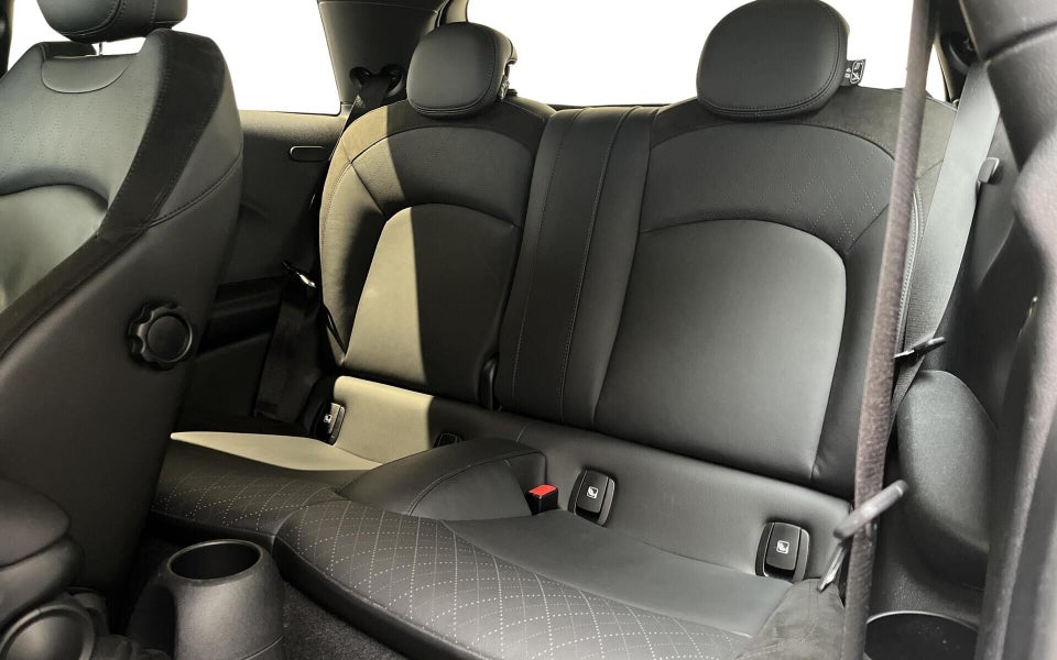 MINI Cooper SE Trim L 3d