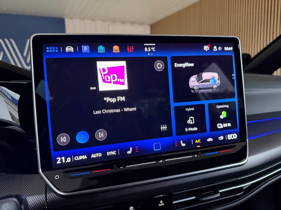 VW Golf VIII 1,5 GTE DSG 5d