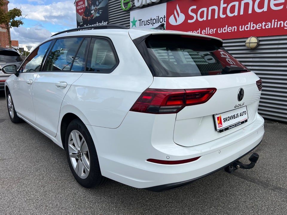 VW Golf VIII 1,5 TSi 130 Life Variant 5d