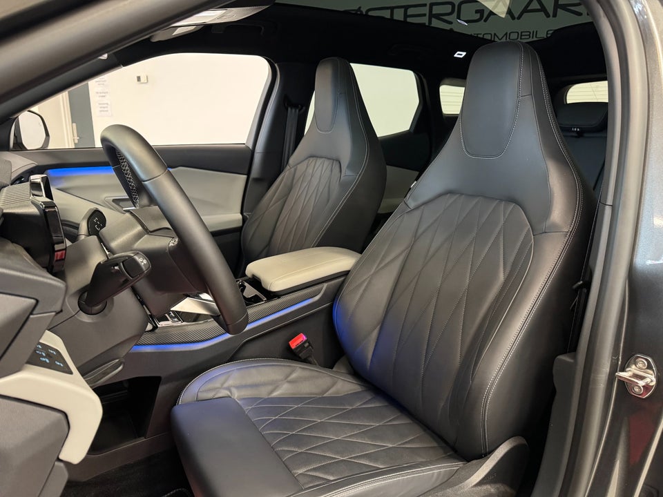 Ford Explorer 82 Premium Extended Range 5d