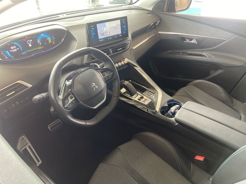 Peugeot 3008 1,6 Hybrid Allure Pack EAT8 5d