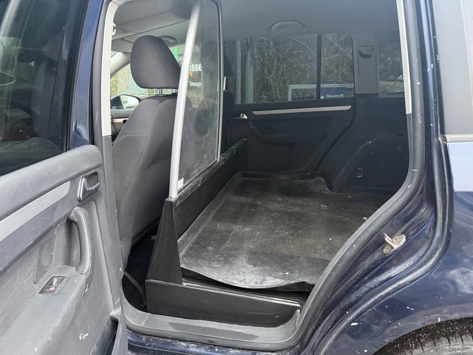 VW Touran 1,6 TDi 105 Comfortline BMT Van 5d