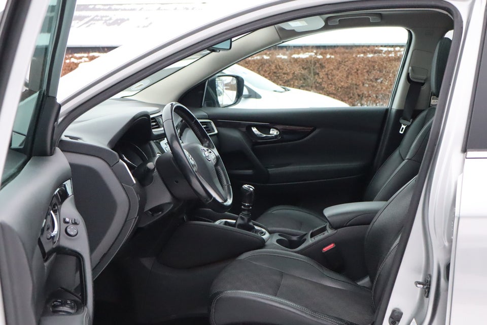 Nissan Qashqai 1,2 Dig-T 115 Tekna 5d