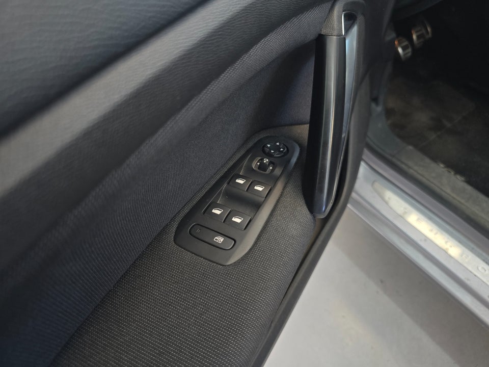 Peugeot 308 1,5 BlueHDi 130 Prestige SW 5d