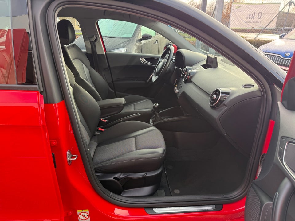 Audi A1 1,6 TDi 105 Ambition Sportback 5d