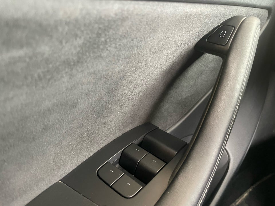 Tesla Model 3 Standard Range+ RWD 4d