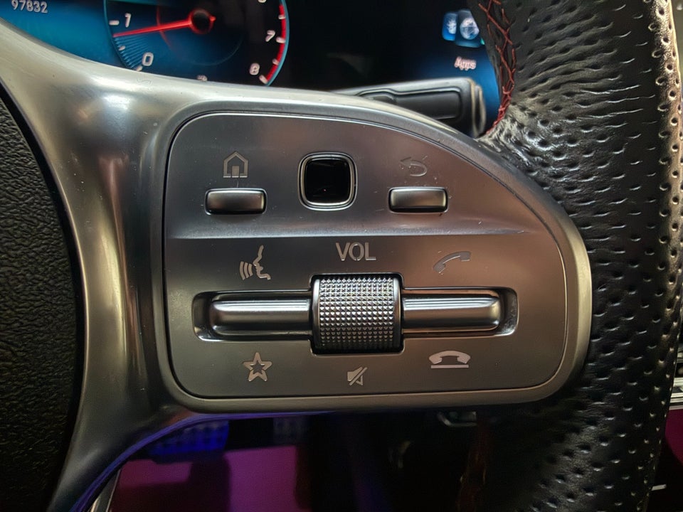 Mercedes A220 2,0 AMG Line aut. 4Matic 4d