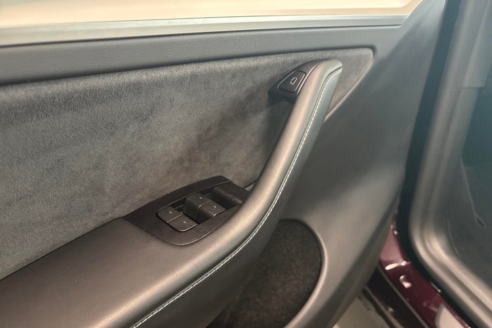 Tesla Model Y Performance AWD 5d