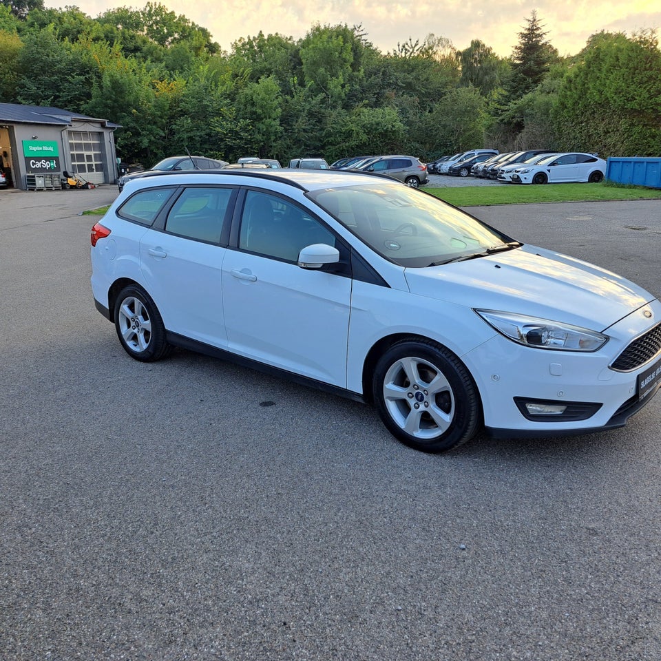 Ford Focus 1,5 TDCi 120 Business stc. 5d