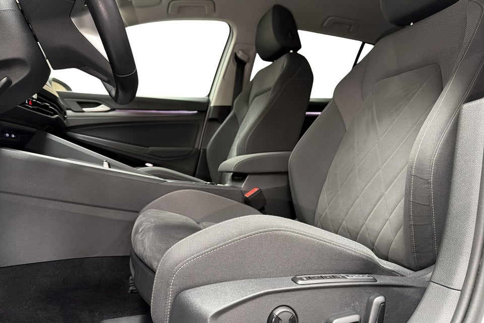 VW Golf VIII 1,5 eTSi 150 Style Variant DSG 5d