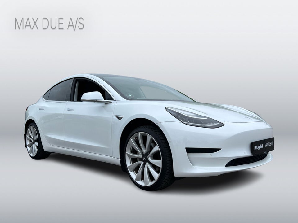 Tesla Model 3 Standard Range+ RWD 4d