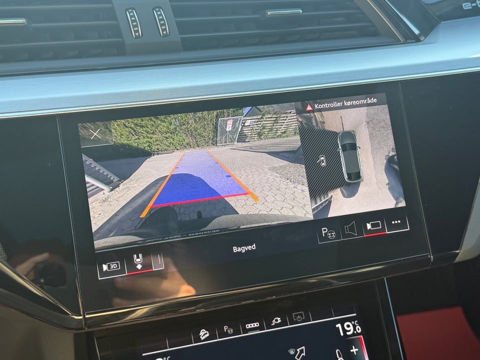 Audi Q8 e-tron 55 S-line Sportback quattro 5d