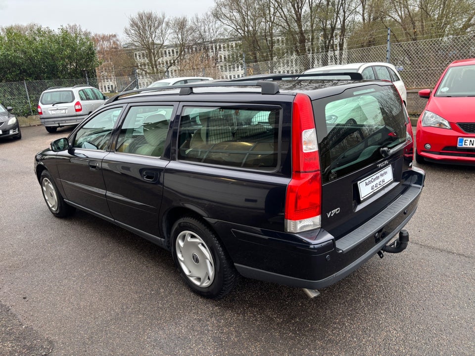 Volvo V70 2,4 140 Momentum aut. 5d