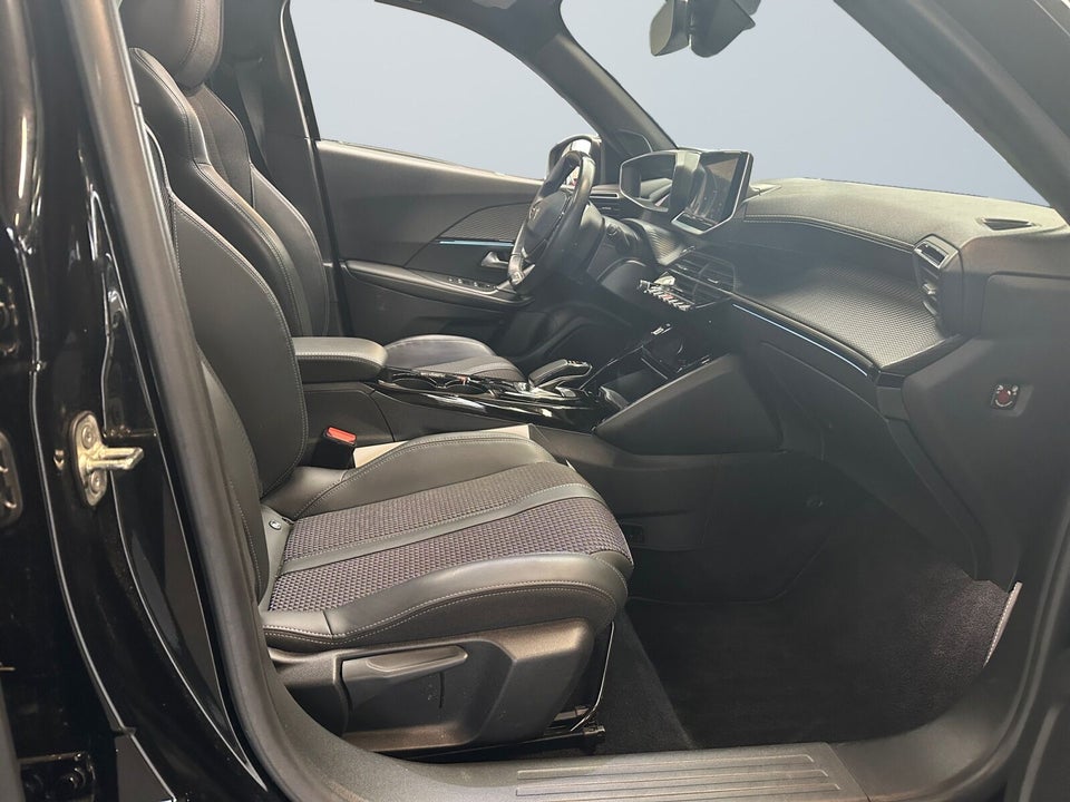 Peugeot e-2008 50 GT Sky 5d