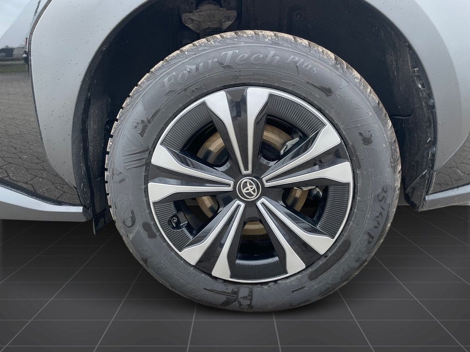 Toyota bZ4X Executive 5d