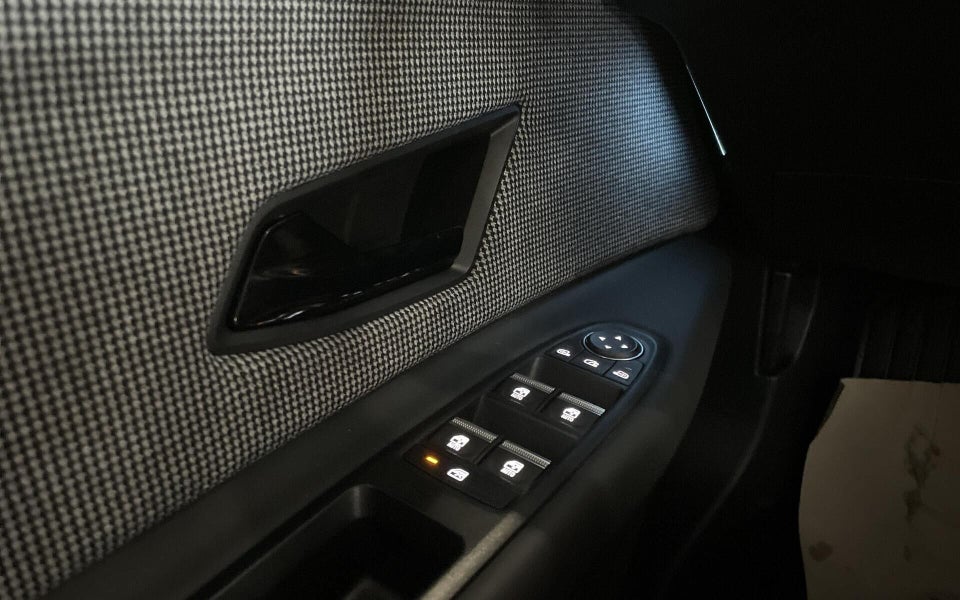 Renault 4 E-Tech 52 Iconic 5d