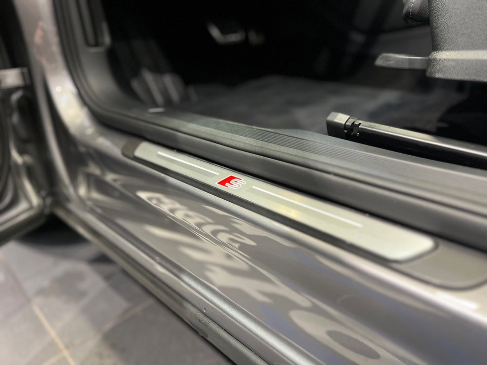 Audi Q4 e-tron 45 S-line 5d