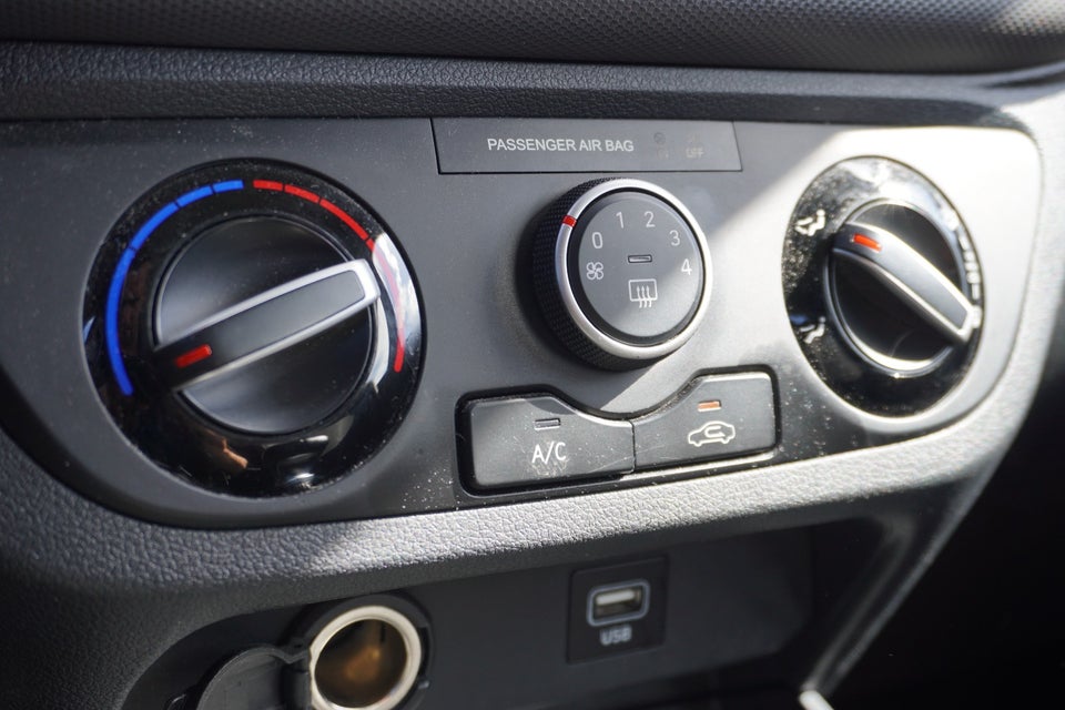 Hyundai i10 1,0 MPi Essential 5d