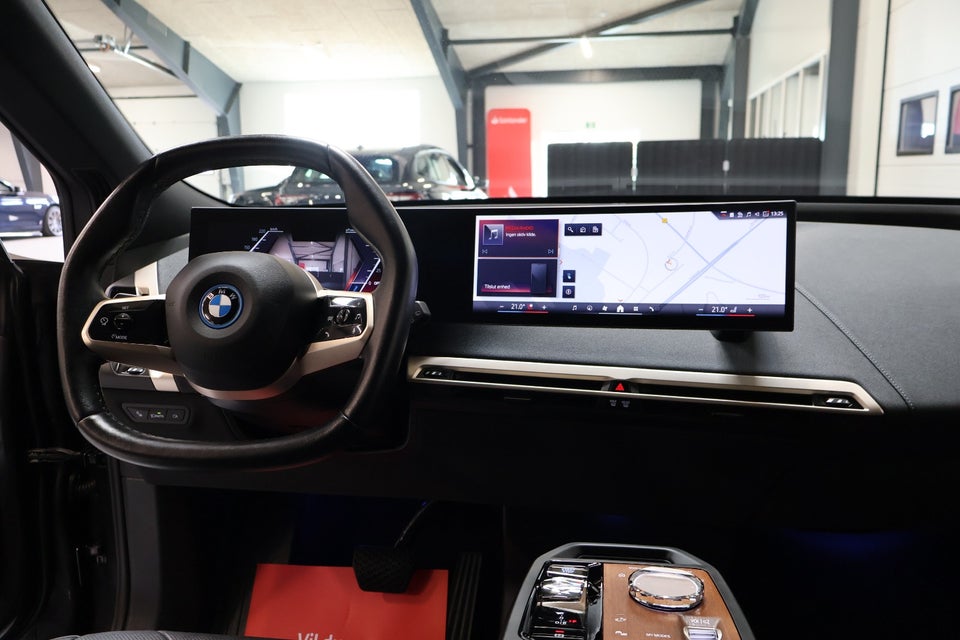 BMW iX xDrive40 Supercharged 5d