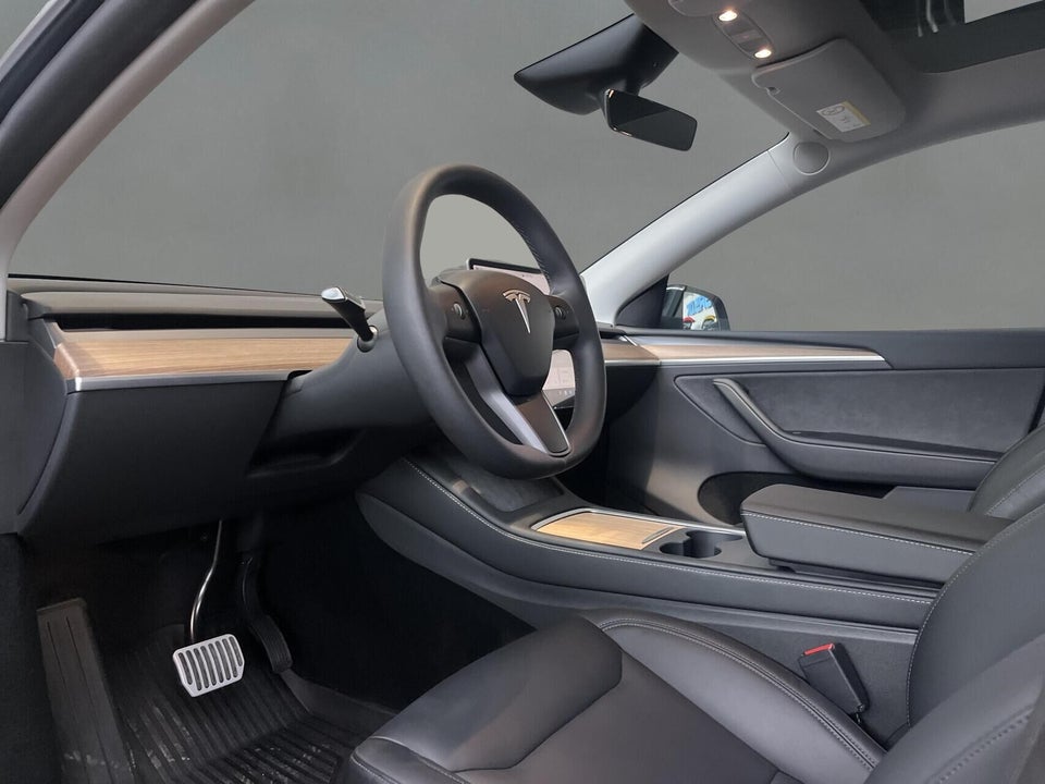 Tesla Model Y RWD 5d