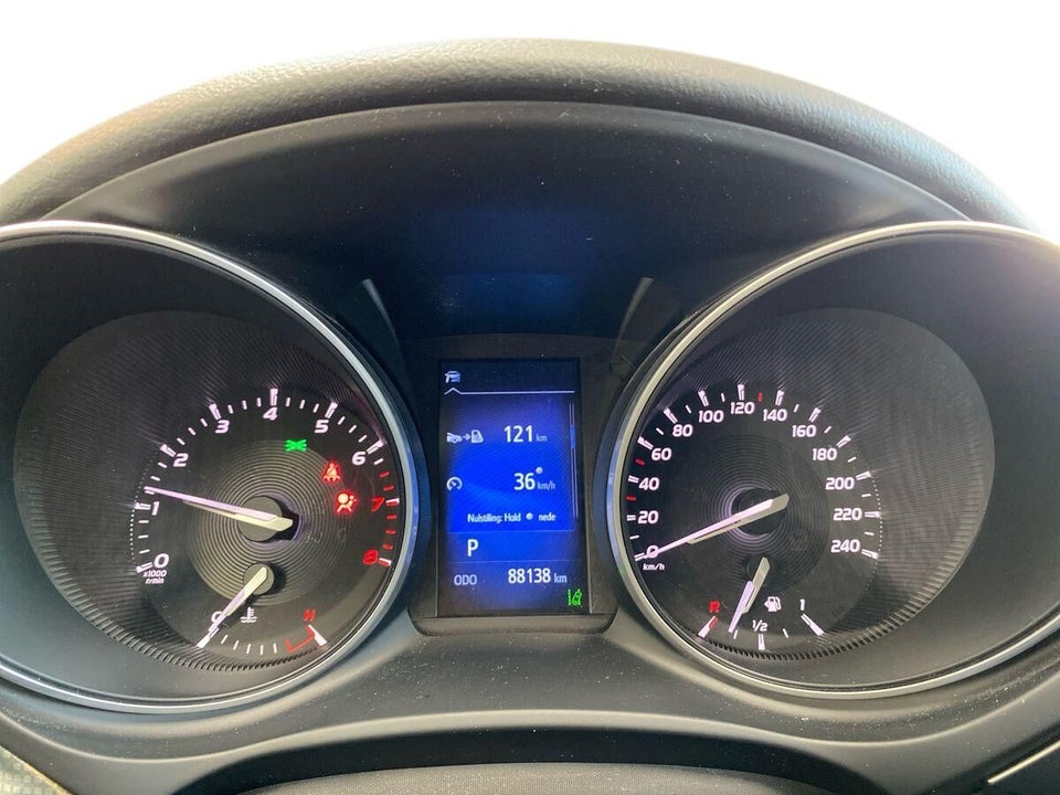Toyota Avensis 1,8 VVT-i T2 Selected Touring Sports MDS 5d