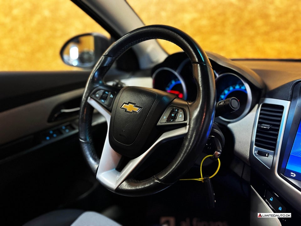Chevrolet Cruze 2,0 VCDi 163 LS 4d