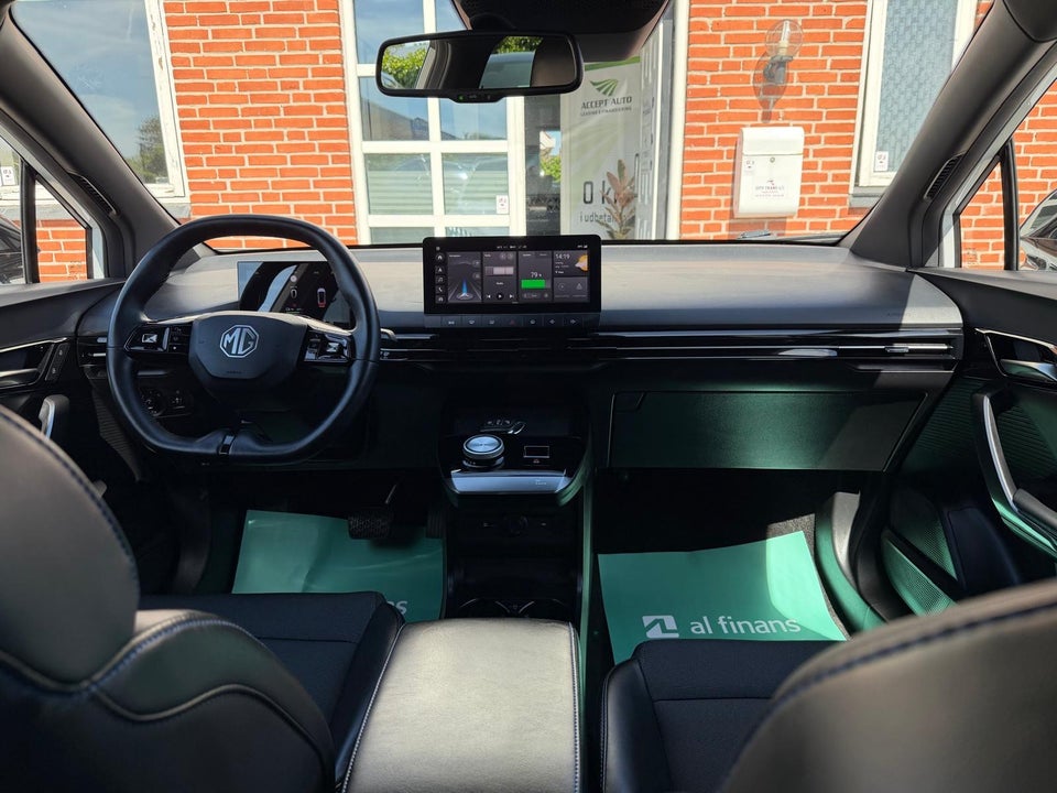 MG MG4 64 Luxury 5d